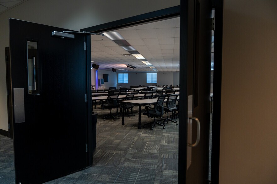 More Photos Of 500 Industrial Dr, Hamilton Industrial For Sale