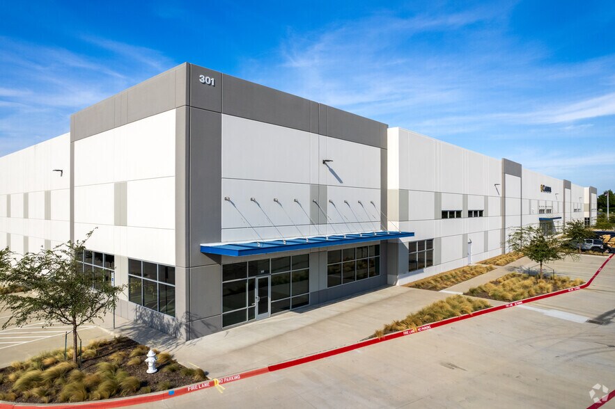 Primary Photo Of 301 Vista Ridge Mall Dr, Lewisville Warehouse For Lease