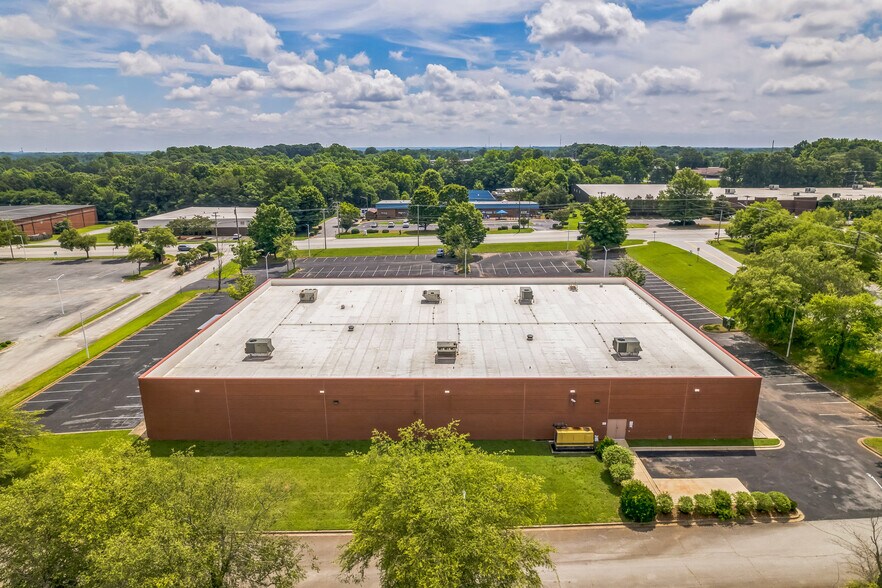 More Photos Of 2080 Brentwood St, High Point Office For Lease