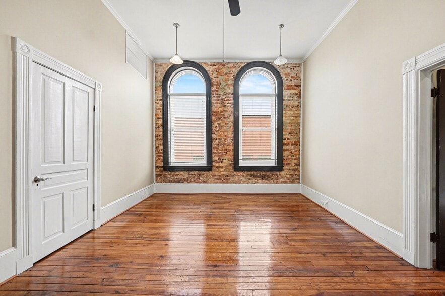 More Photos Of 106 W Moore Ave, Mooresville Loft Creative Space For Lease
