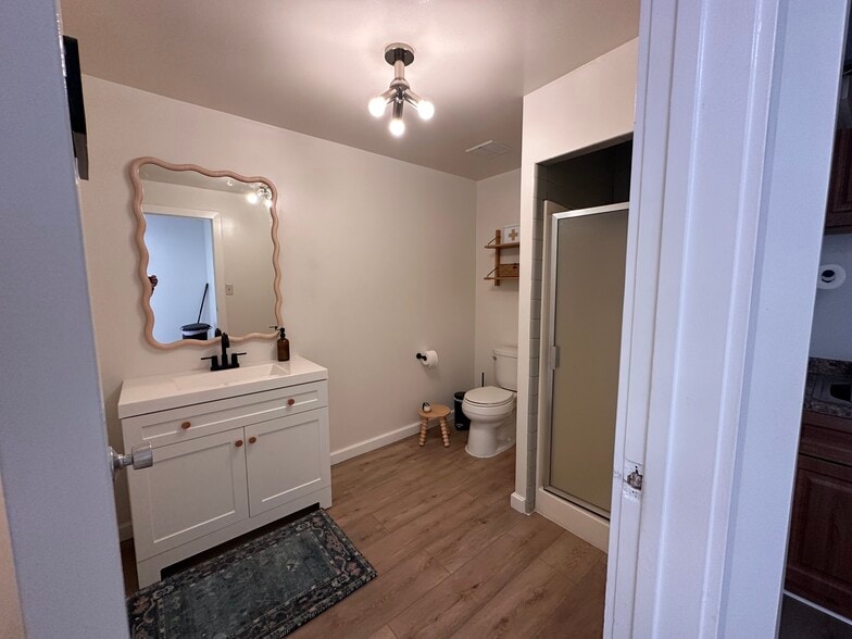 More Photos Of 12750 Ventura Blvd, Studio City Loft Creative Space For Lease