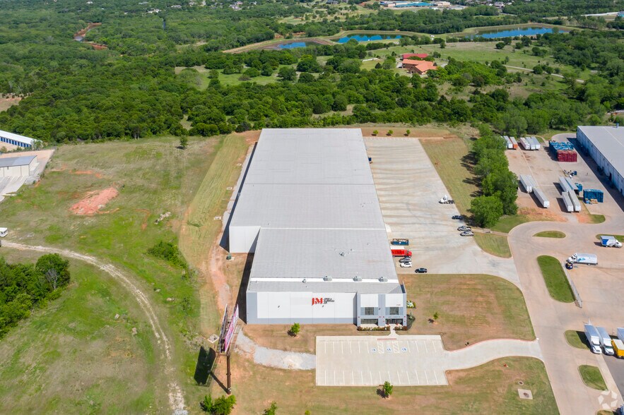More Photos Of 11400 N I-35 Service Rd, Oklahoma City Warehouse For Lease