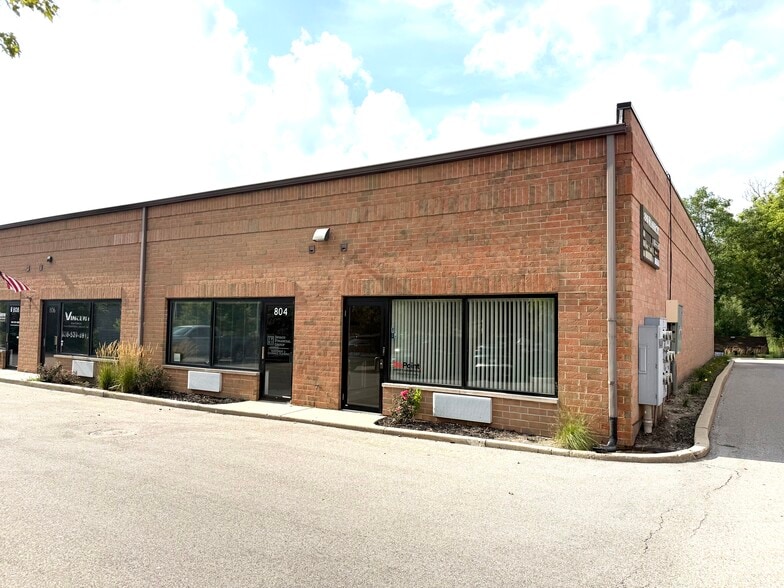 Primary Photo Of 880 W Lake St, Roselle Warehouse For Lease