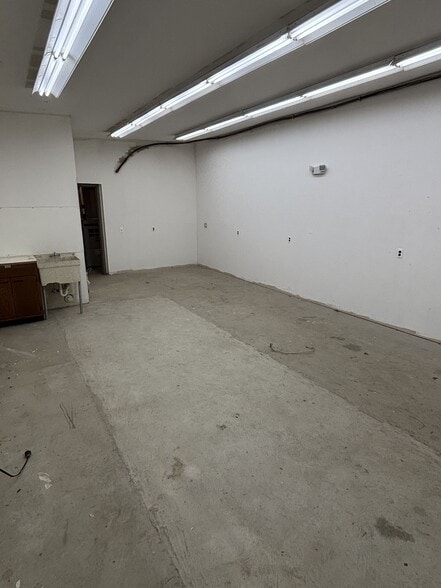 More Photos Of 409 Hazel Ave, Ewing Warehouse For Sale