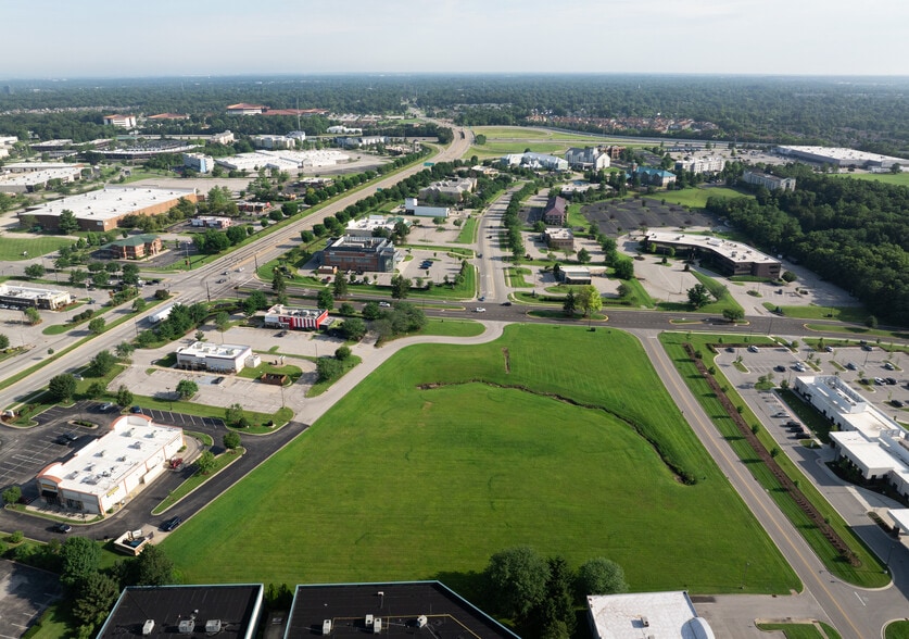 Primary Photo Of Bluegrass Parkway & Campus Pl, Louisville Land For Sale