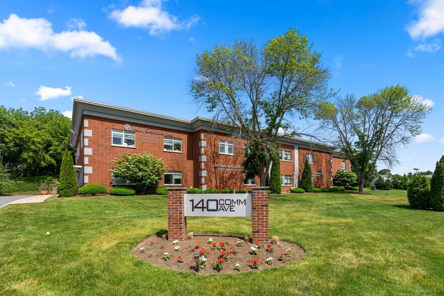 Primary Photo Of 140 Commonwealth Ave, Danvers Medical For Lease
