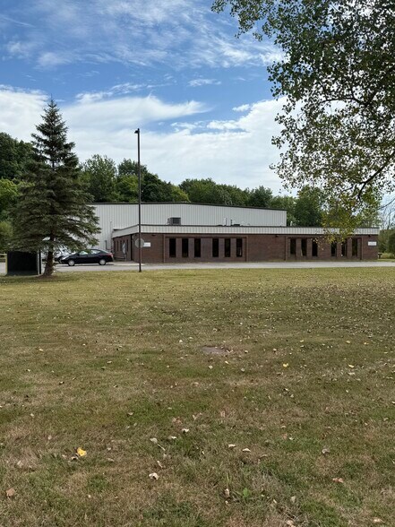 More Photos Of 4255 Research Pky, Clarence Warehouse For Sale