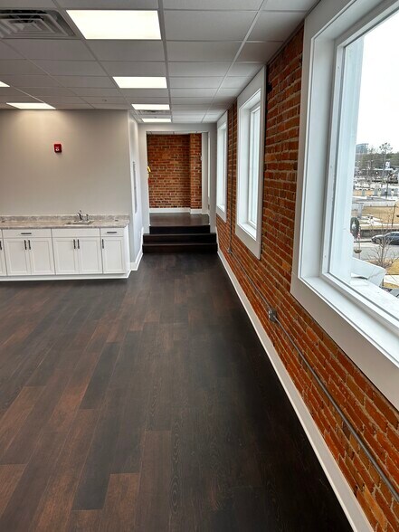 More Photos Of 110 E Bridge St, Wetumpka General Retail For Lease