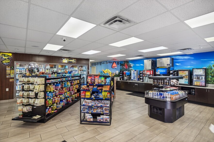 More Photos Of 12621 N Paradise Village Pky W, Phoenix Service Station For Sale