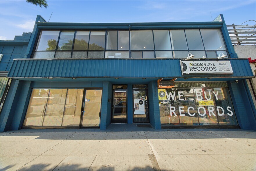 Primary Photo Of , Los Angeles General Retail For Sale