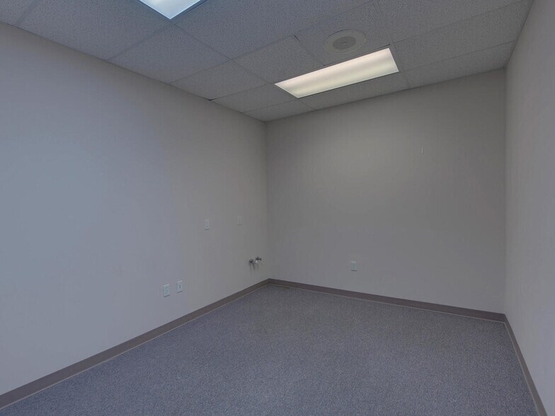 More Photos Of 134 Hurricane Shoals Rd, Lawrenceville Storefront Retail Office For Sale