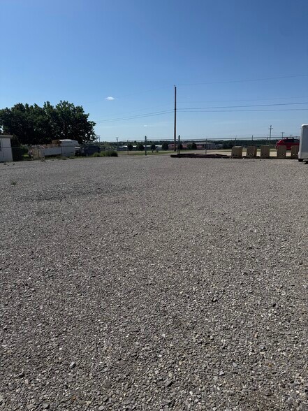 More Photos Of 24355 Route 66 N, Weatherford Industrial For Lease