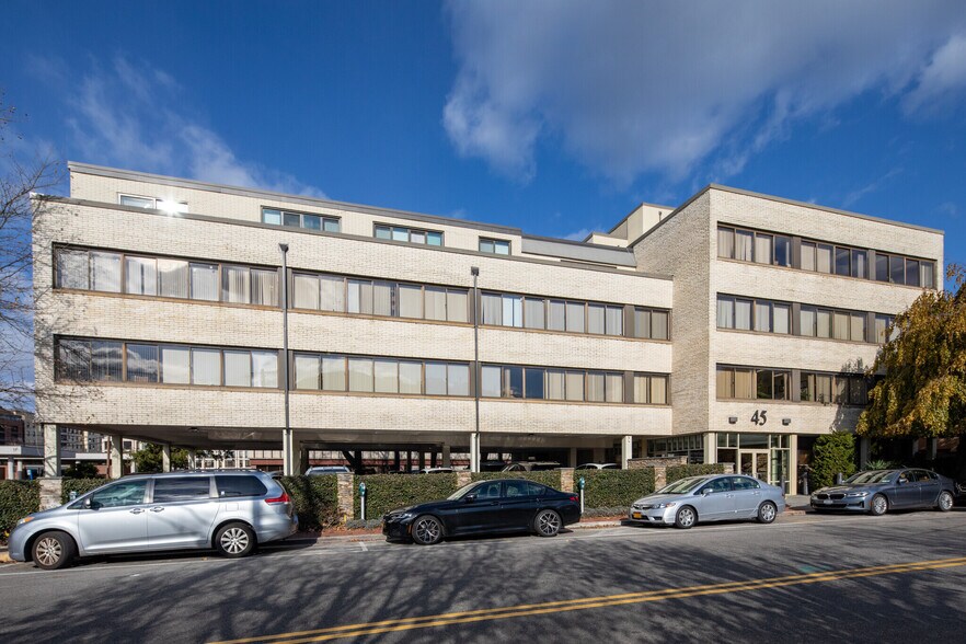 More Photos Of 45 N Station Plz, Great Neck Medical For Lease