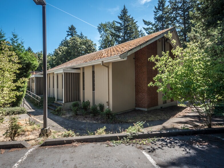 More Photos Of 2640 NW Alexandra Ave, Portland Specialty For Sale