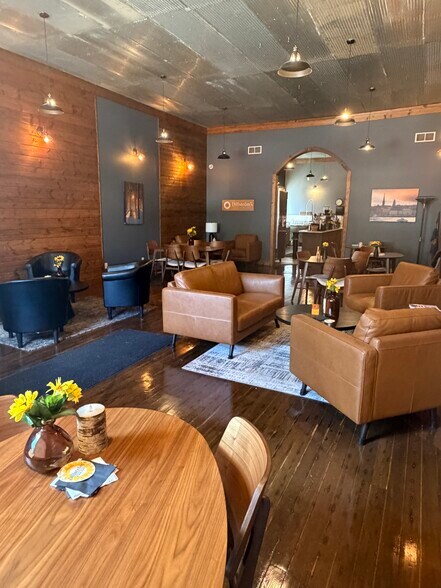 More Photos Of 208 N Oakland Ave, Oakland Storefront Retail Residential For Sale