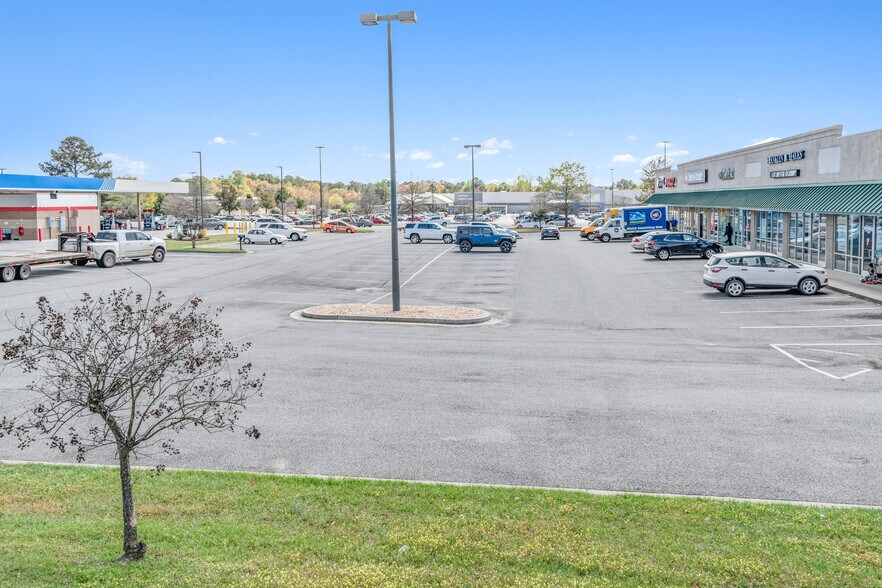 More Photos Of 1867-1896 US Highway 82 W, Tifton Freestanding For Lease