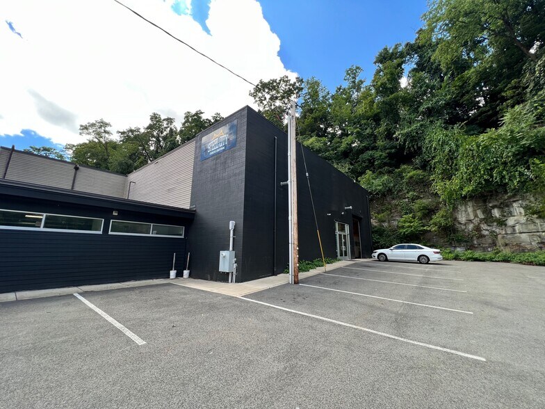 More Photos Of 2910 McKelvey Rd, Pittsburgh Health Club For Lease
