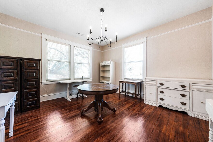 More Photos Of 312 N Central Ave, Cameron Restaurant For Sale