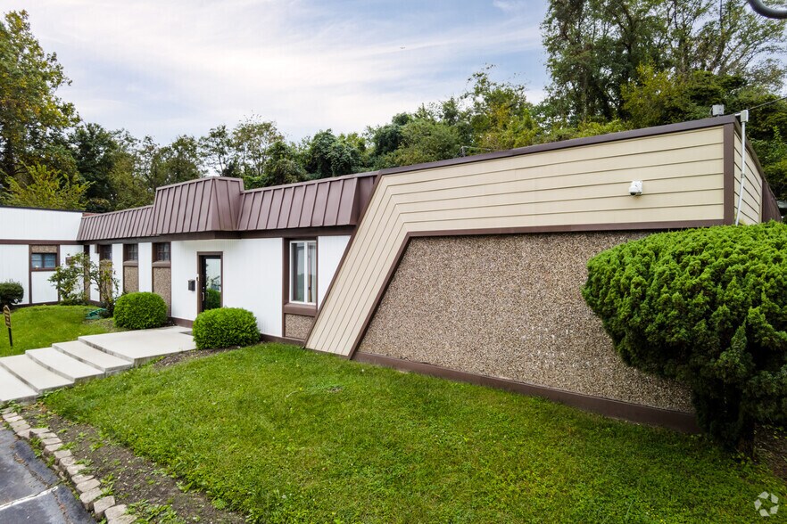 More Photos Of 515 Kerby Hill Rd, Fort Washington Religious Facility For Sale