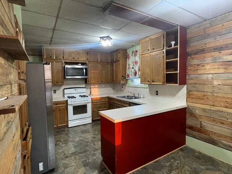 More Photos Of 215 W Main St, Lometa Specialty For Sale