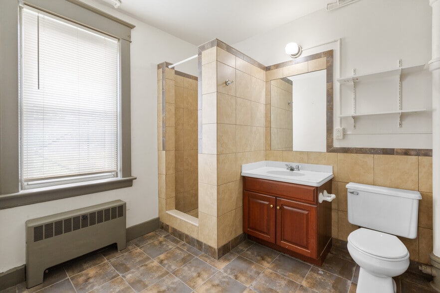 More Photos Of 23 Monroe St, Schenectady Apartments For Sale