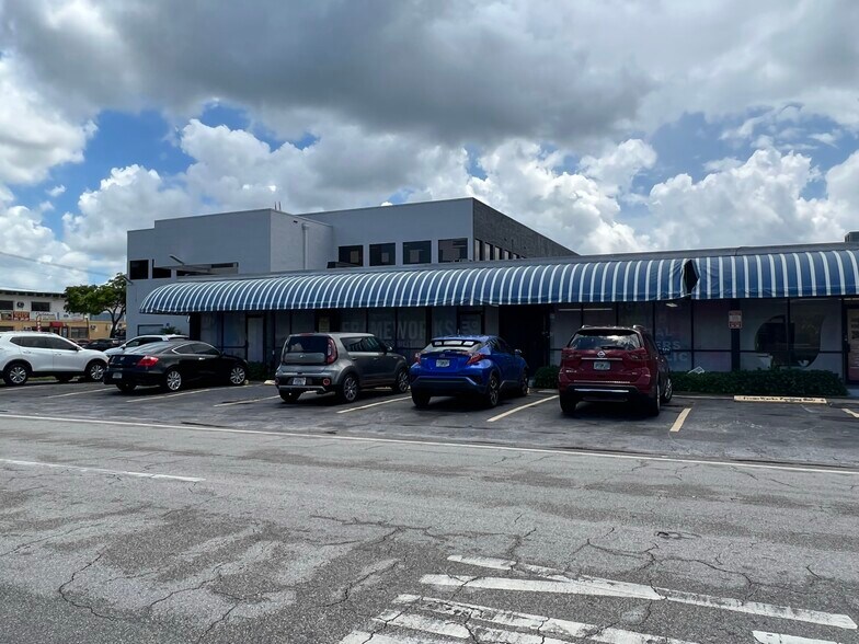 More Photos Of 4180-4182 SW 74th Ct, Miami Showroom For Lease