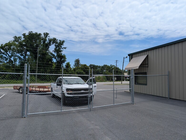 More Photos Of 1319 W Hill Ave, Valdosta Auto Repair For Sale