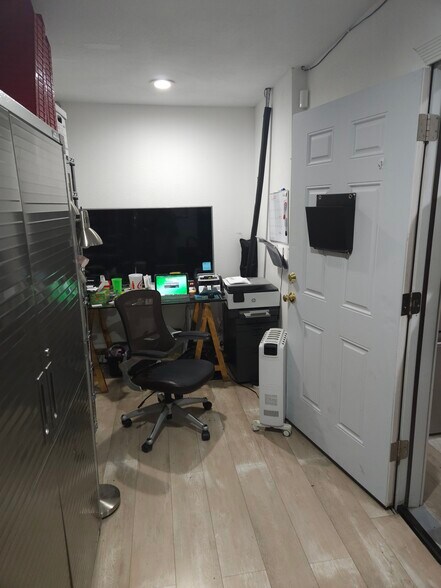 More Photos Of 4210 E 11th St, Tulsa Freestanding For Sale