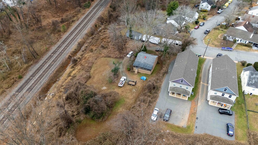 Primary Photo Of 128 Summit St, Charlottesville Apartments For Sale