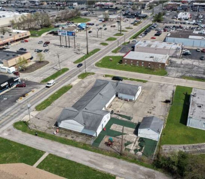 More Photos Of 2131 E 54th St, Indianapolis Office For Sale