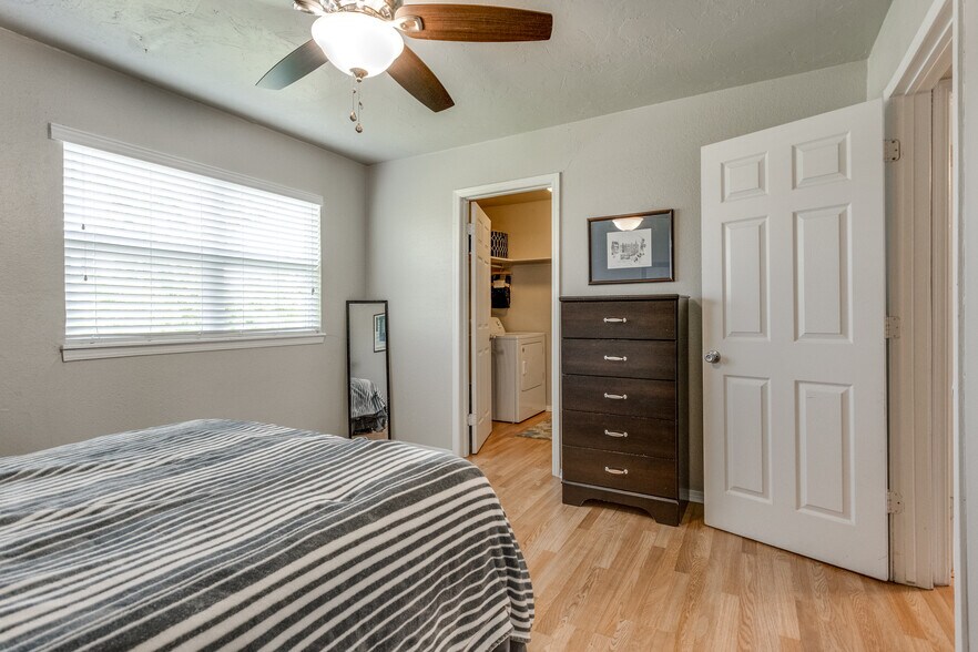 More Photos Of NW 10th St & N Classen Blvd, Oklahoma City Apartments For Sale