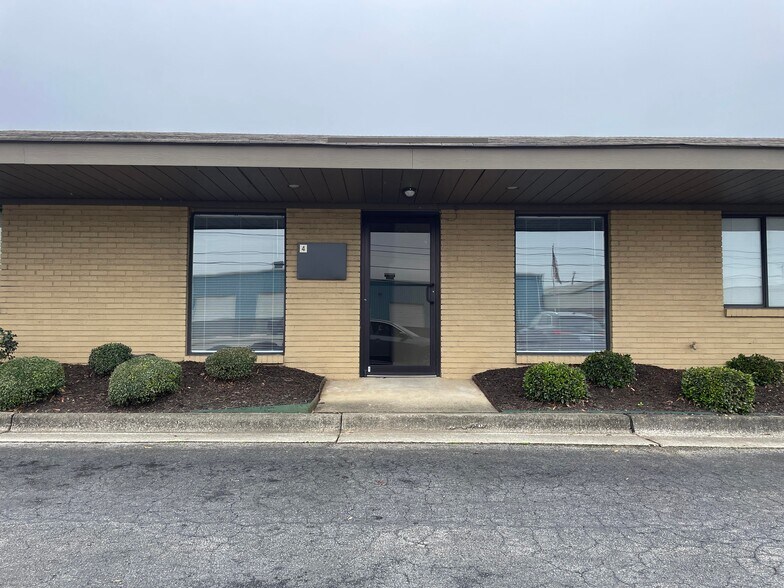 More Photos Of 801 NE Church St, Decatur Office For Lease