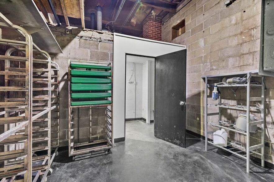 More Photos Of 749 S Edgewood Ave, Jacksonville Auto Repair For Sale