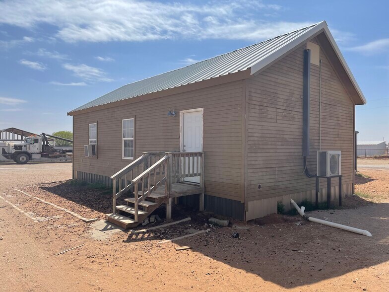 More Photos Of 10916 E Cottonwood Rd, Gardendale Warehouse For Lease