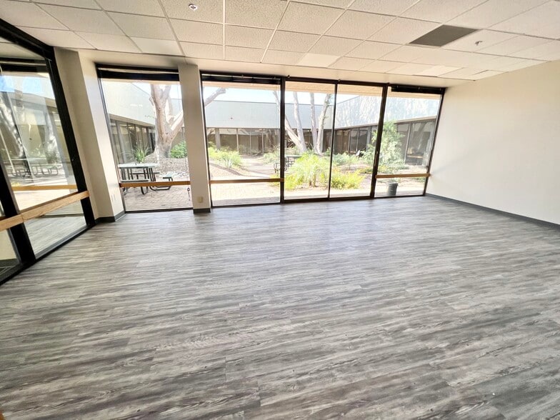 More Photos Of 2525 W Beryl Ave, Phoenix Office For Lease