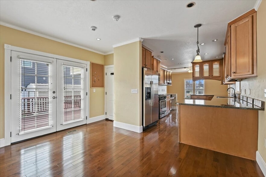 More Photos Of 520 16th Ave N, Nampa Office Residential For Sale