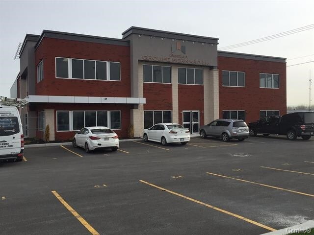 More Photos Of 5100 Rue Bernard-Lefebvre, Laval Light Distribution For Sale