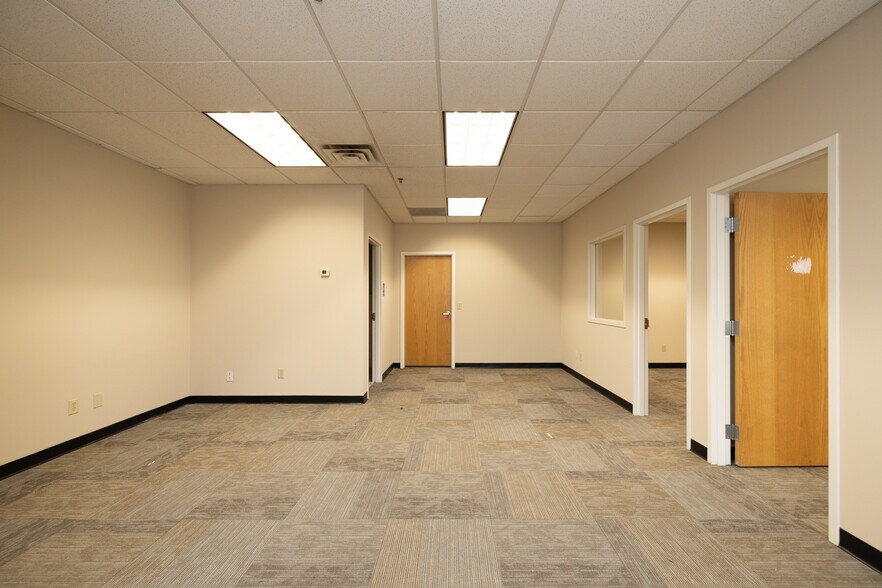 More Photos Of 21021 Heron Way, Lakeville Light Manufacturing For Lease