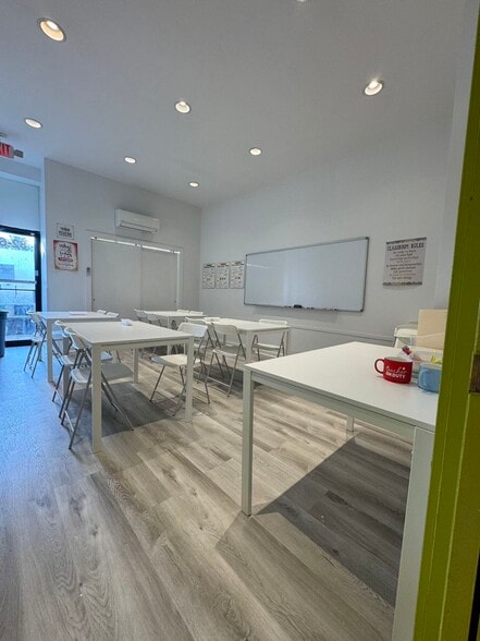 More Photos Of 8266 Austin St, Kew Gardens Storefront Retail Office For Lease