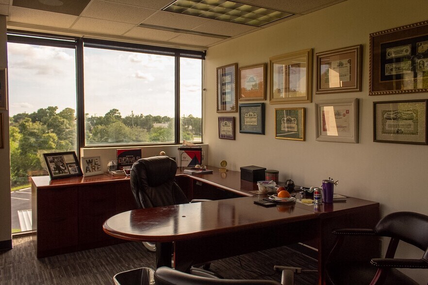 More Photos Of 12425 28th St N, Saint Petersburg Office For Lease