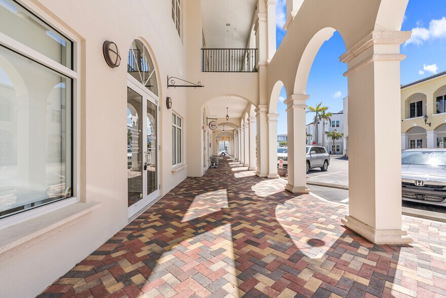 More Photos Of 3976 Destination Dr, Osprey Storefront For Lease