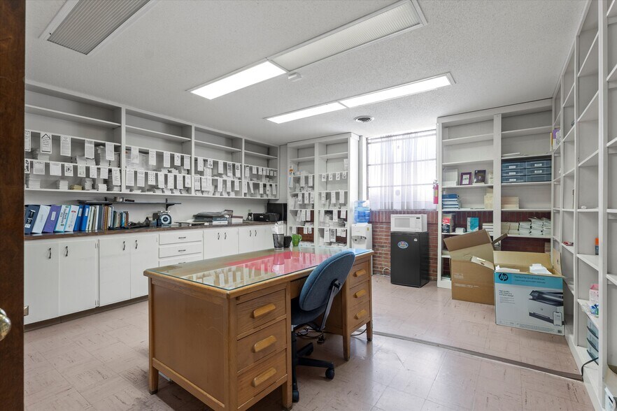 More Photos Of 1911 34th St, Lubbock Specialty For Sale