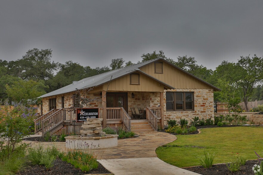 More Photos Of 32255 IH-10 W, Boerne Loft Creative Space For Lease