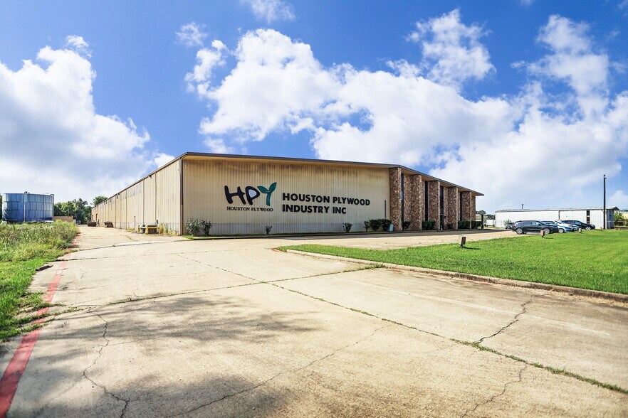 More Photos Of 3702 Knapp Rd, Pearland Warehouse For Sale
