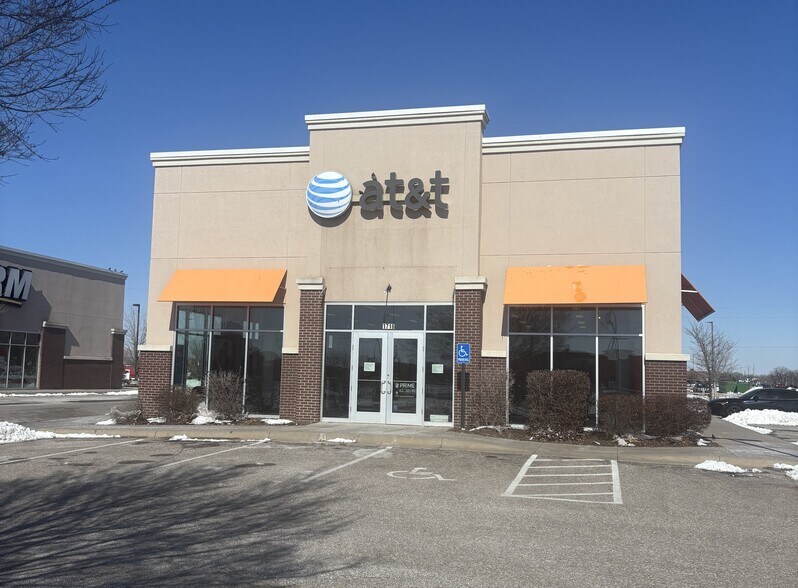 Primary Photo Of 1716 N Waldron St, Hutchinson Freestanding For Lease