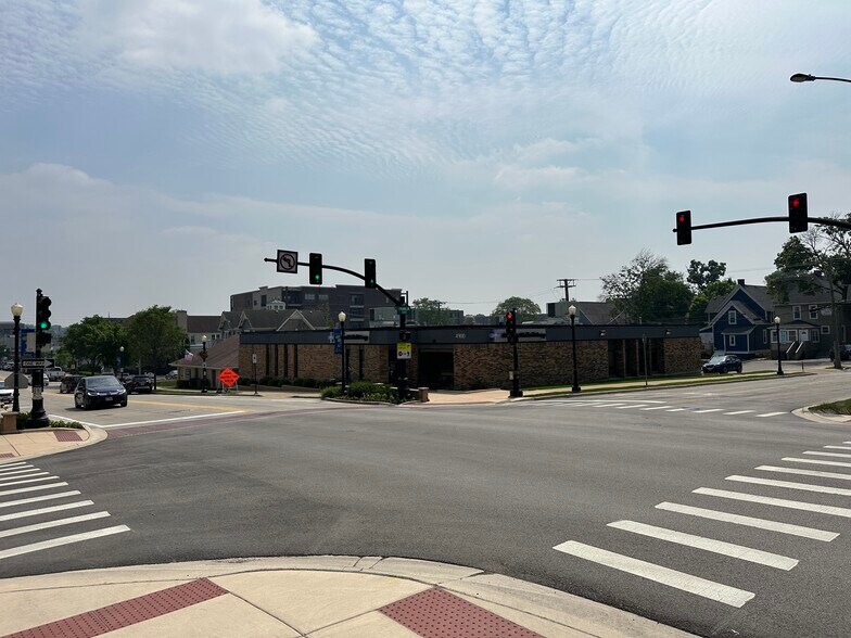 More Photos Of 4900 Main St, Downers Grove Medical For Lease