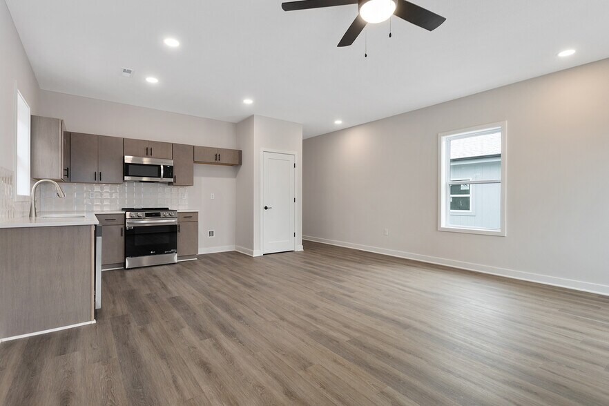 More Photos Of 4523 Forest Ave, Kansas City Multifamily For Sale