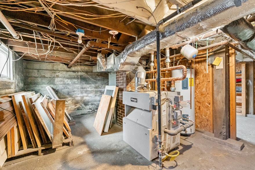 More Photos Of 15115 Forest Road, Forest Office For Lease