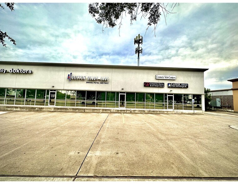 More Photos Of 17200 Highway 3, Webster Office For Sale