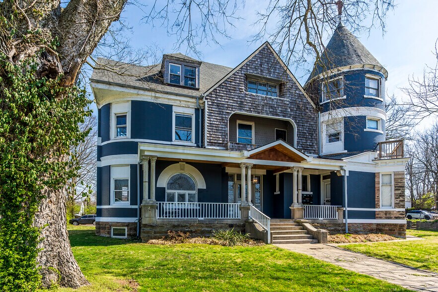 Primary Photo Of 199 E Loudon Ave, Lexington Office Residential For Sale